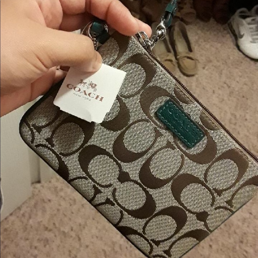 TRADING Coach wristlet